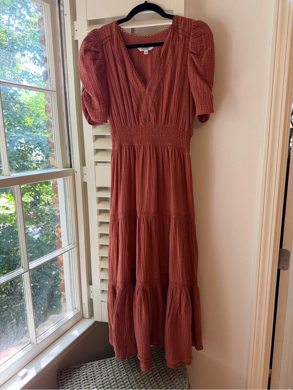 BB Dakota Terracotta V‑Neck Tiered Midi Dress